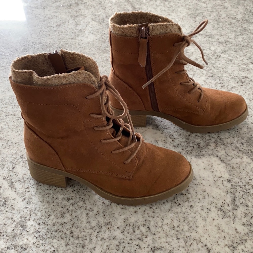 Tie up boots
